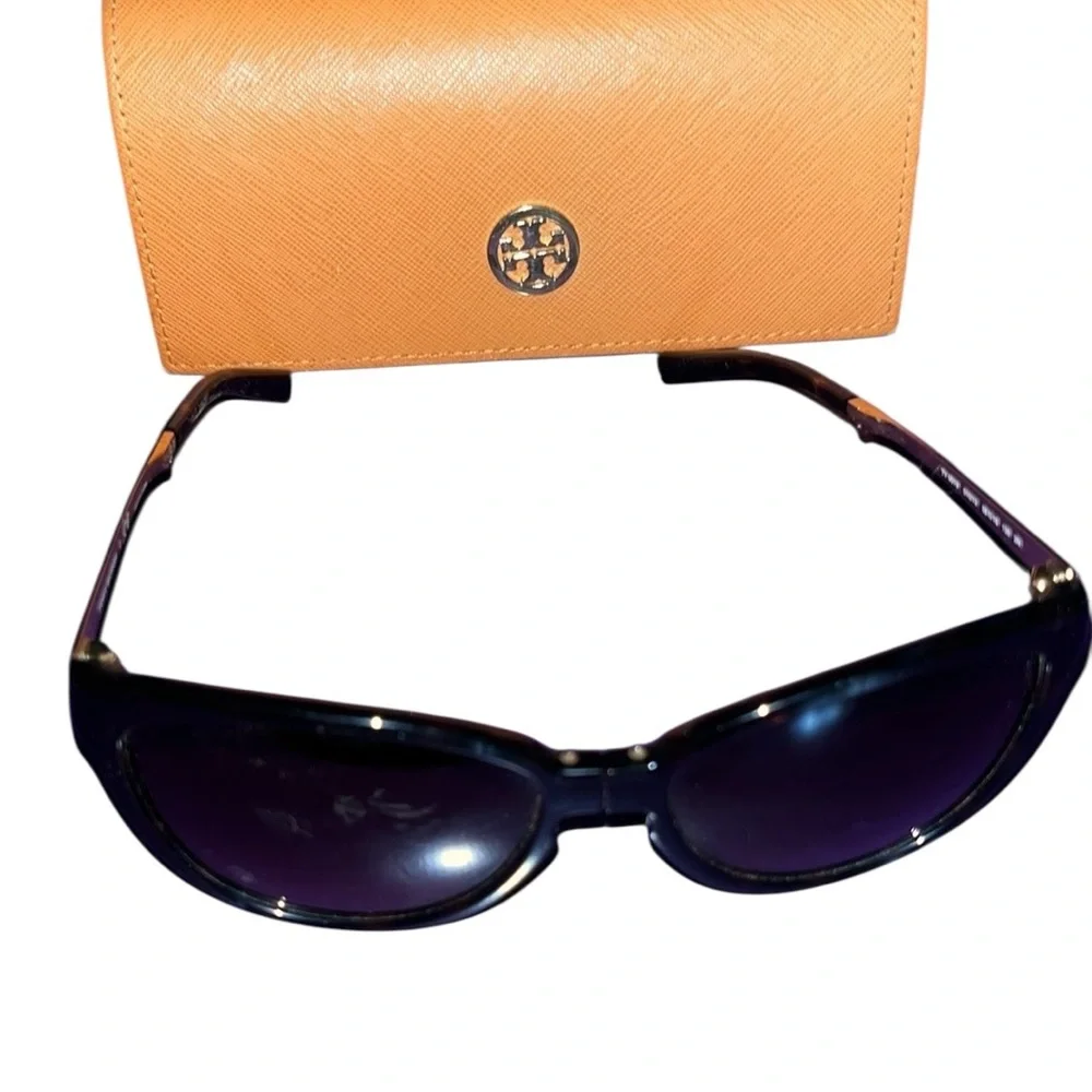 Tory Burch brown tortoise folding sunglasses with dark brown lens